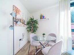 Sheffield City Apartment Retreat