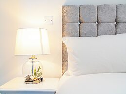 Sheffield City Apartment Retreat