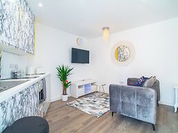 Sheffield City Apartment Retreat