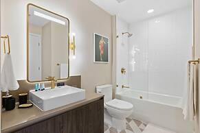 Exclusive 48th Floor Condo in Miami