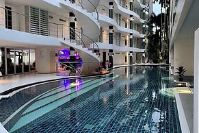 B6 - 1 Bdr Modern Condo With Balcony and Pool, Karon