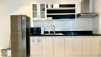 B6 1 Bedroom 1 Bath Partial Seaview at Karon