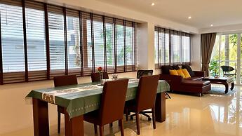 B6 1 Bedroom 1 Bath Partial Seaview at Karon