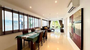 B6 1 Bedroom 1 Bath Partial Seaview at Karon