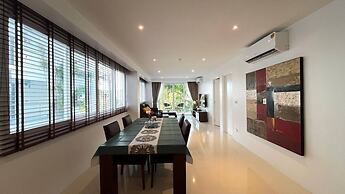 B6 1 Bedroom 1 Bath Partial Seaview at Karon