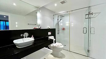 B6 1 Bedroom 1 Bath Partial Seaview at Karon