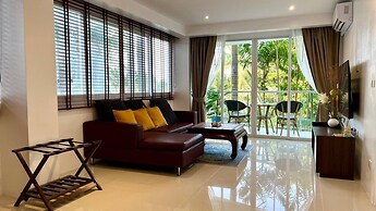 B6 - 1 Bdr Modern Condo With Balcony and Pool, Karon