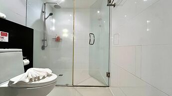 B6 1 Bedroom 1 Bath Partial Seaview at Karon