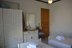 Zephyrus Sunset House