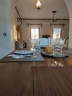 Zephyrus Sunset House