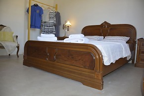 Zephyrus Sunset House