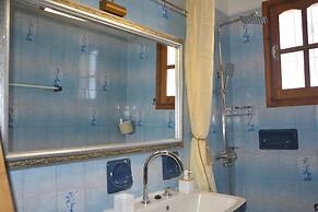 Zephyrus Sunset House