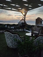 Zephyrus Sunset House