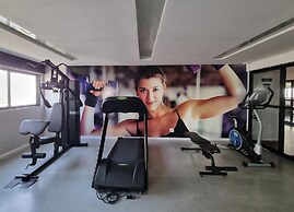 Ape Praia Piscina e Academia P812