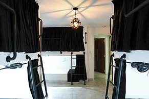 Qantic Lodging & Rooftop