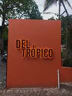Del Tropico Hotel