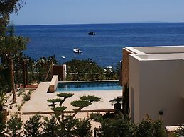 Charming Villa With sea Views