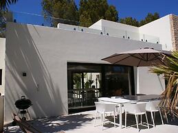 Charming Villa With sea Views