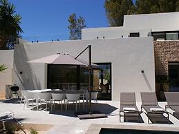 Charming Villa With sea Views