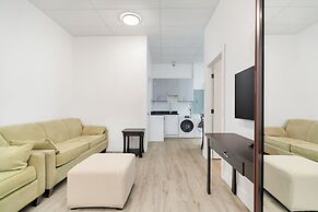 Charming 1BR Lakeside