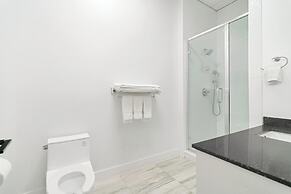 Charming 1BR Lakeside