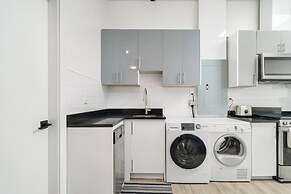 Charming 1BR Lakeside