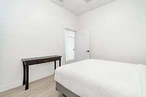 Charming 1BR Lakeside