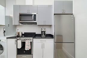 Charming 1BR Lakeside