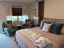 Discovery Inn