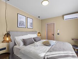 Luxury Apartment With Private Swimming Pool