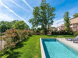 Luxury Apartment With Private Swimming Pool