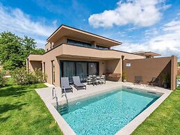 Luxury Apartment With Private Swimming Pool