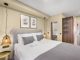 Luxury Apartment With Private Swimming Pool