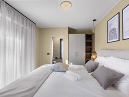 Luxury Apartment With Private Swimming Pool