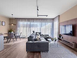 Luxury Apartment With Private Swimming Pool