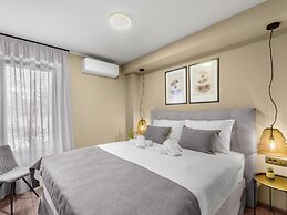 Luxury Apartment With Private Swimming Pool