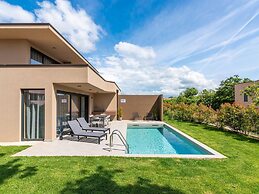 Luxury Apartment With Private Swimming Pool