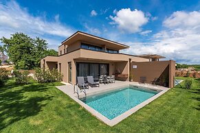 Luxury Apartment With Private Swimming Pool