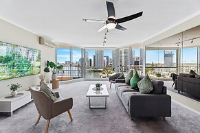 Moorings - HR Surfers Paradise