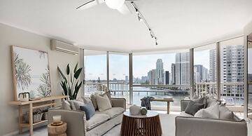 Moorings - HR Surfers Paradise