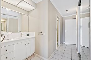 Moorings - HR Surfers Paradise