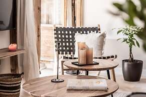 Garos - 2 Bedrooms in Malasa a