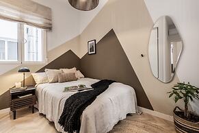 Garos - 2 Bedrooms in Malasa a