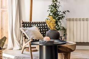 Eriste - 2 Bedrooms in Malasa a