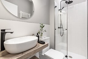 Eriste - 2 Bedrooms in Malasa a