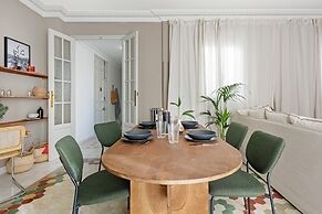 Derawan - 2 Bedrooms and Terrace in Chamber