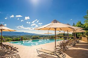 Apartment in Tuscany With Pool & Garden