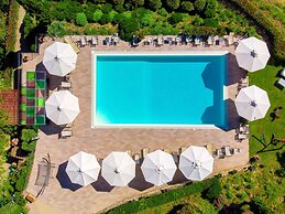 Stylish Residence With Panoramic Swimming Pool