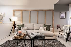 Beraldi - 1 Bedroom and Shared Pool in Trafalgar