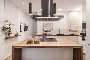 Casaluce - 2 Bedrooms in Trafalgar